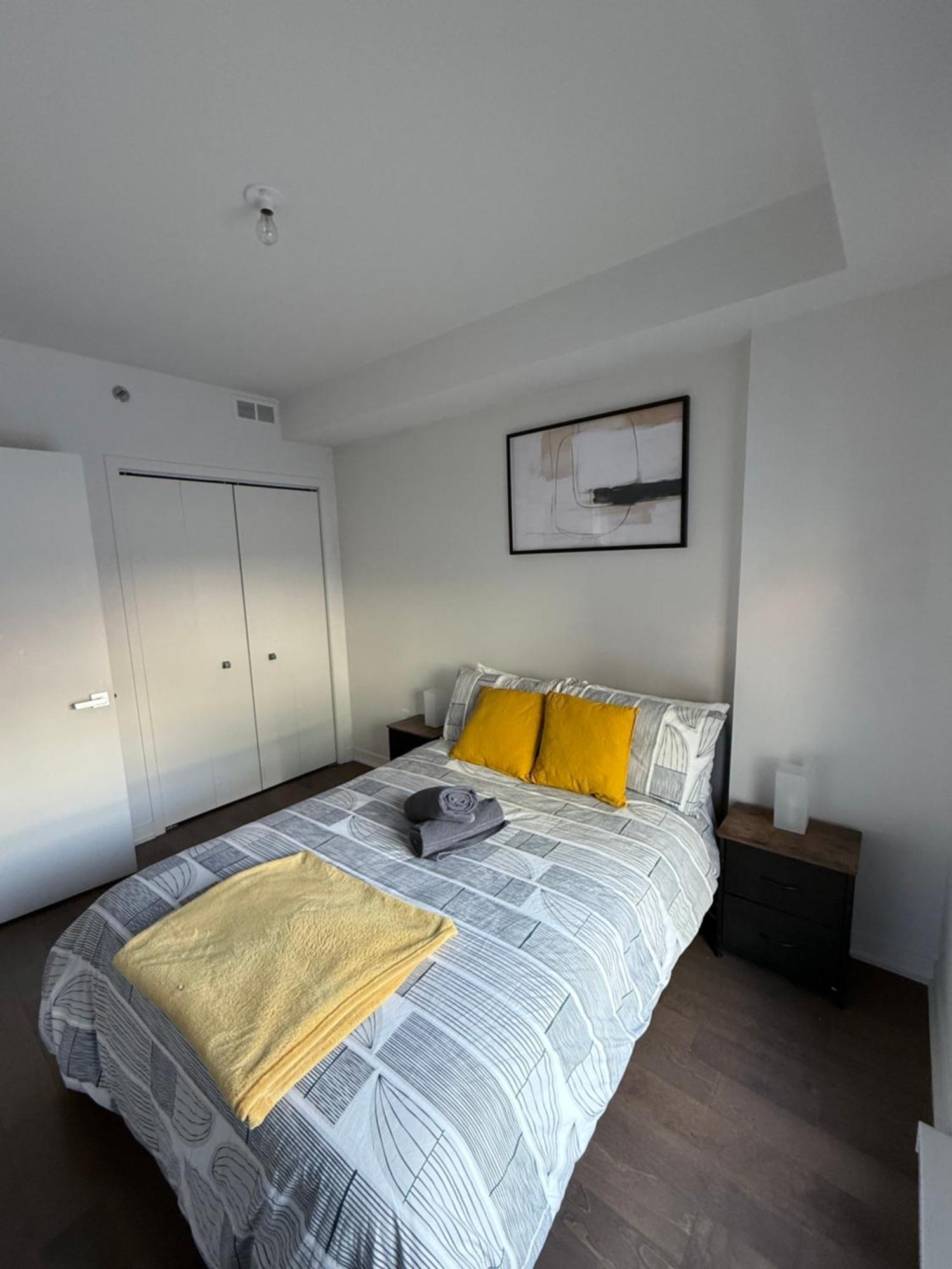 Condo In The Heart Of Downtown Montréal Exteriör bild